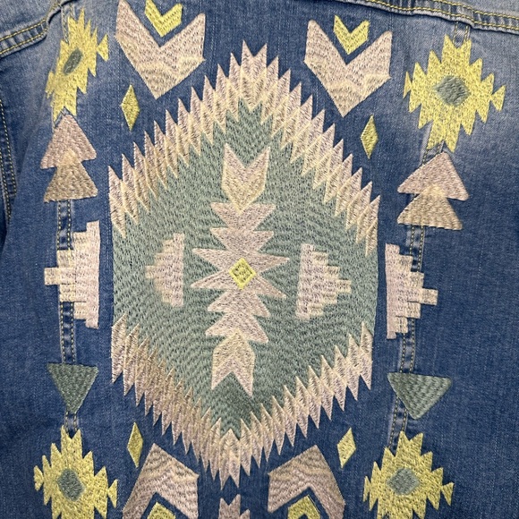 Lularoe Jaxon Embroidered Jean Jacket Aztec Boho Size XL - Picture 3 of 5